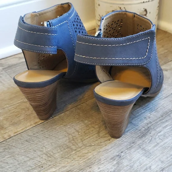 Naturalizer Tolan Sandal - Picture 6 of 14